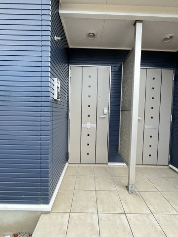 パインコーン　２番館の玄関