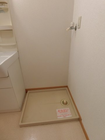 プロムナードＡの洗面所|イメージ201号室の写真（反転あり）