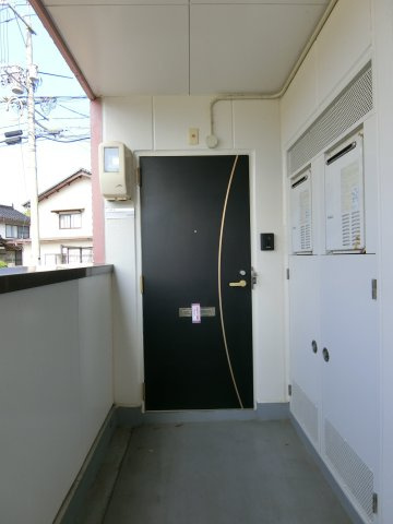 シャンポールＡの玄関