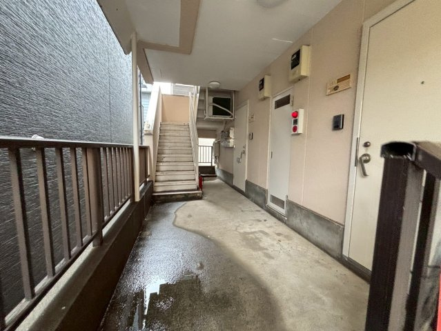 安井ビルのロビー