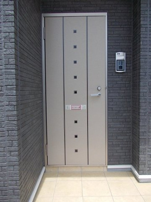 【エントランス】 | サニーヒルハウス | 落ち着いたエントランスです