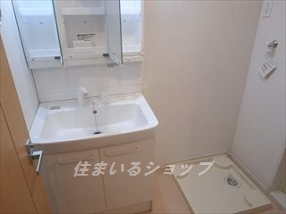 Ｏｒｉｚｏｎ　ＳⅡの洗面所|三面鏡付きシャンプードレッサー