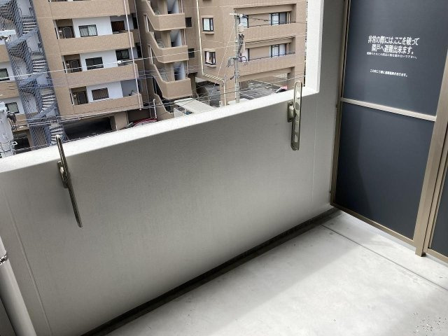 MDIアクトスペリタ折尾駅前のバルコニー