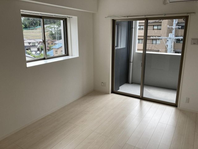 MDIアクトスペリタ折尾駅前の居間・リビング
