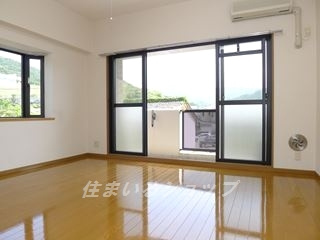ドリームシャトー深川の居間・リビング|開口部が広く明るいお部屋です