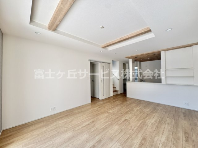 【居間・リビング】 | 豊橋市佐藤4丁目 新築一戸建て 1号棟 | ＬＤＫです