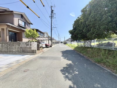 【前面道路含む現地写真】 | 豊橋市佐藤4丁目 新築一戸建て 1号棟 | 前面道路含む現地写真です