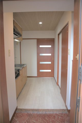 ウィングス片野IIの玄関
