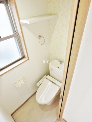 プティコッフルのトイレ|落ち着いた色調のトイレです