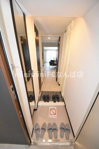 グランパシフィック泉尾リュクスの玄関