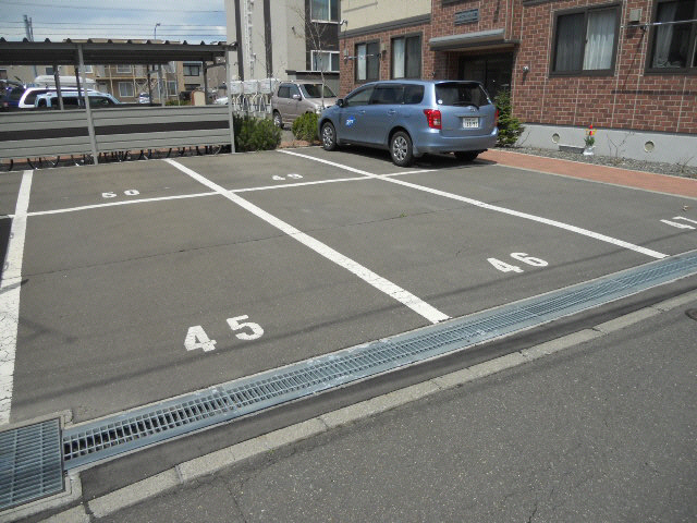 コーポブレーメンＣ館の駐車場