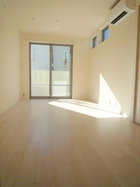 ＴＥＲＡＤＡ祐天寺マンションの居間・リビング|★明るいフローリングの角部屋です★