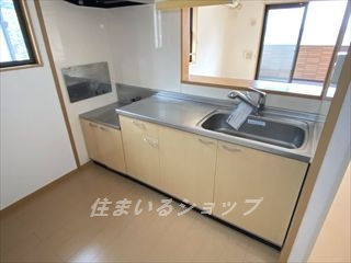 サニーレジデンス　Ⅱのキッチン|人気の対面キッチン