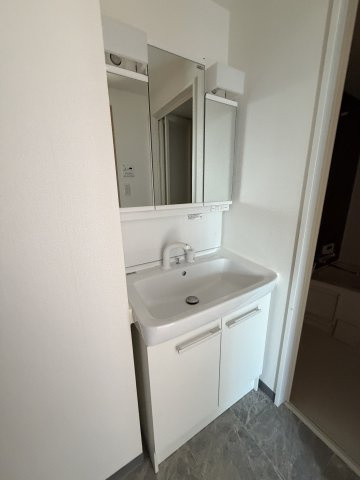 Mano Mansionの独立洗面台