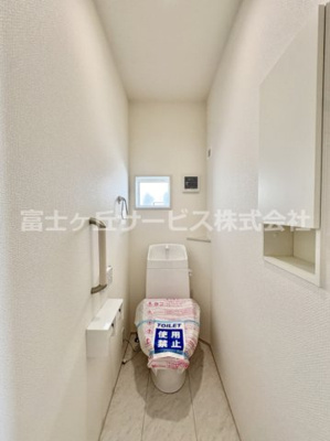 【トイレ】 | 豊橋市佐藤4丁目 新築一戸建て 2号棟 | ゆったりとした空間のトイレです