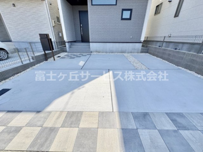 【駐車場】 | 豊橋市佐藤4丁目 新築一戸建て 2号棟 | カースペースがあります