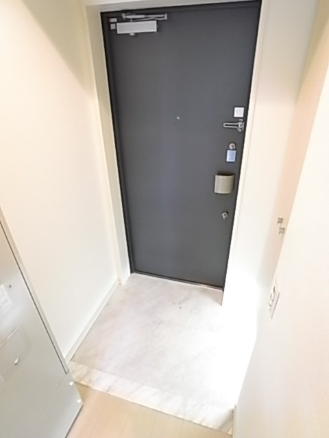 アドバンス神戸プラージュの玄関