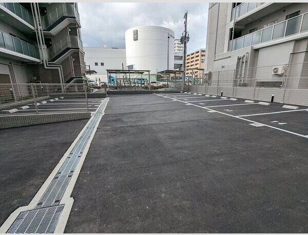 エスリード大阪デュアルゲートの駐車場|駐車スペースもあります