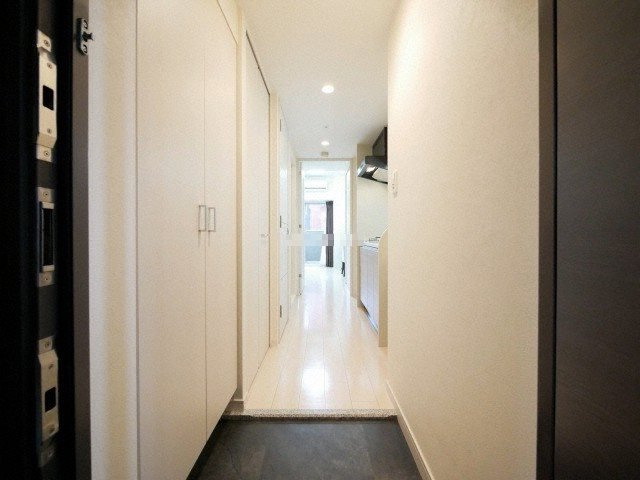 プレサンス堺筋本町フィリアの玄関