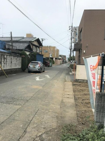 館林市 松原１丁目（館林駅） 住宅用地の前面道路含む現地写真