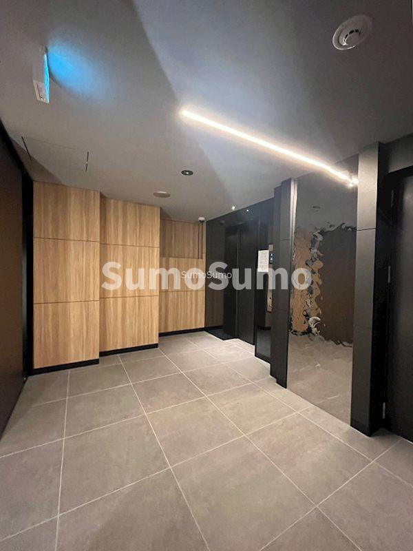 S-RESIDENCE大阪上本町のエントランス