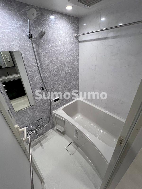S-RESIDENCE大阪上本町の浴室