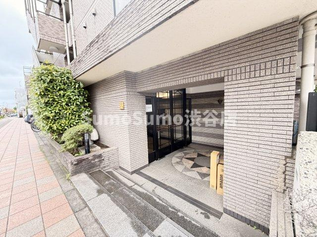 日神パレステージ三軒茶屋のエントランス