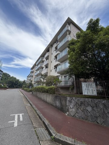 名谷25団地102号棟