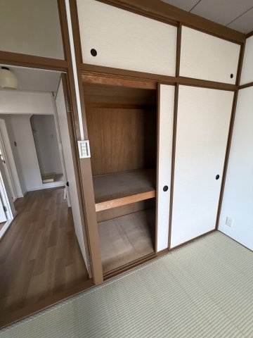 名谷25団地102号棟の収納