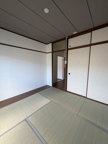 名谷25団地102号棟の和室