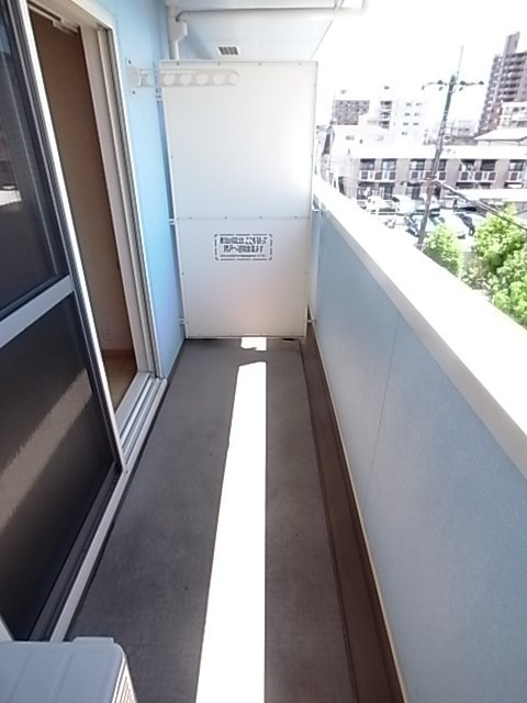 ウィンザー越水のバルコニー