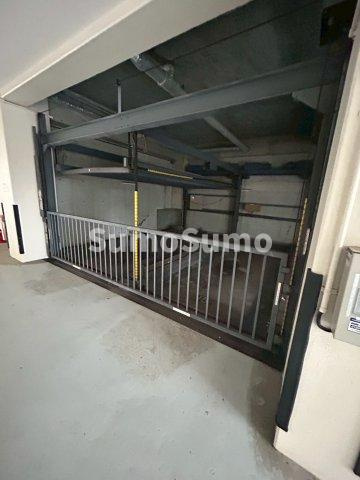 ドルチェ芦屋の駐車場