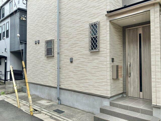 三宿戸建のエントランス| 