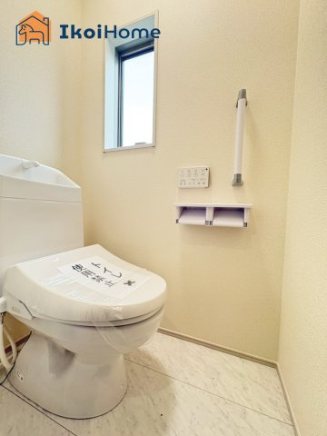 明石市魚住町金ケ崎　全２棟　１号棟　新築戸建のトイレ|【ホームページに現地動画掲載中】●年中無休：当日予約可●トイレが2か所あるので夜中もや朝も楽ちん。