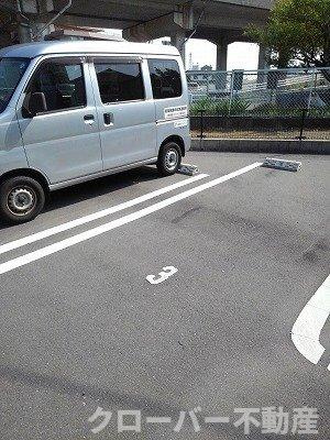 アーバン　スクエアの駐車場