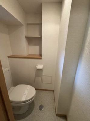 【トイレ】 | ウエストロード・キャッスル | 落ち着いた色調のトイレです
