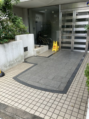 【エントランス】 | グランベル祖師谷