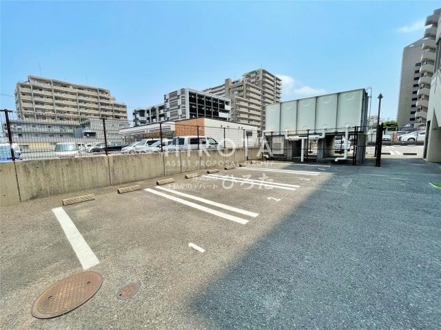 エクレール中井の駐車場