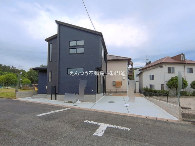 ブルーミングガーデン三本木町廻間の前面道路含む現地写真