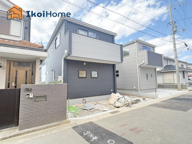 明石市魚住町金ケ崎　全２棟　2号棟　新築戸建のエントランス|【ホームページに現地動画掲載中】●年中無休：当日予約可●バス停まで徒歩4分、9分で魚住駅にも到着