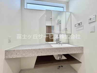 【独立洗面台】 | 豊橋市佐藤4丁目 新築一戸建て 3号棟 | 独立洗面化粧台が付いています