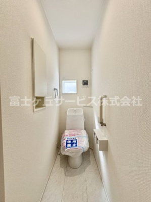 【トイレ】 | 豊橋市佐藤4丁目 新築一戸建て 3号棟 | 落ち着いた色調のトイレです