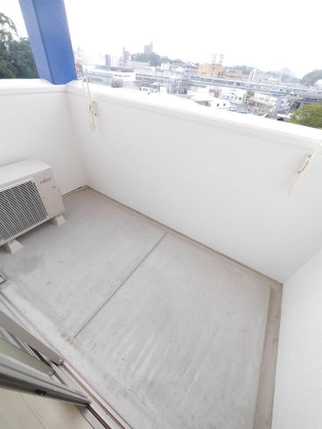 コンダクトレジデンス折尾のバルコニー