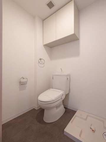  | スカイコート川崎西口 | 落ち着いた色調のトイレです♪