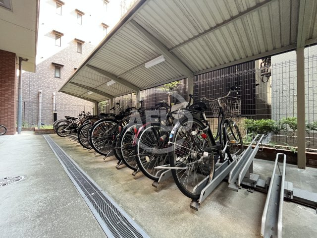 グランシス江坂のその他共用部分|グランシス江坂　駐輪場