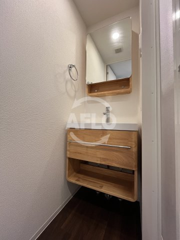 セレニテ西中島アリア壱番館の独立洗面台|セレニテ西中島アリア壱番館　洗面台