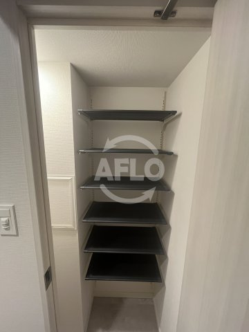 スプランディッド大阪イーストの内装|シューズインクローゼット