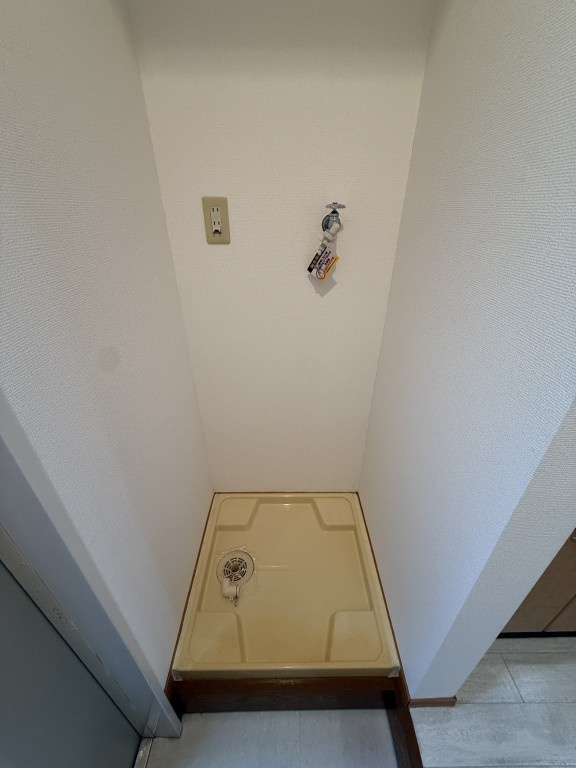 グローリー1番館の洗面所