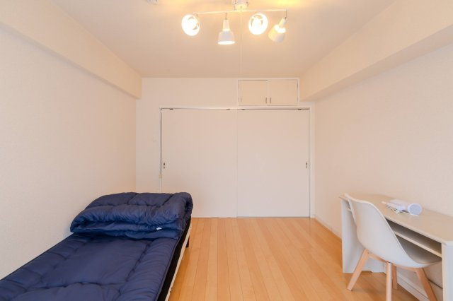 AP1522 ホワイトマンション西新の洋室|





