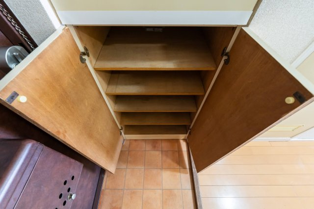 AP1522 ホワイトマンション西新の収納|





